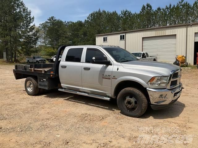 RAM 3500 Tovornjaki s kesonom/platojem