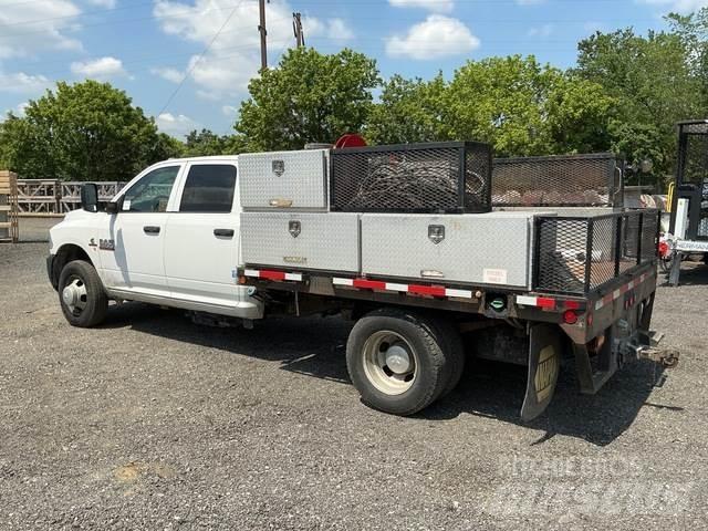 RAM 3500 Tovornjaki s kesonom/platojem