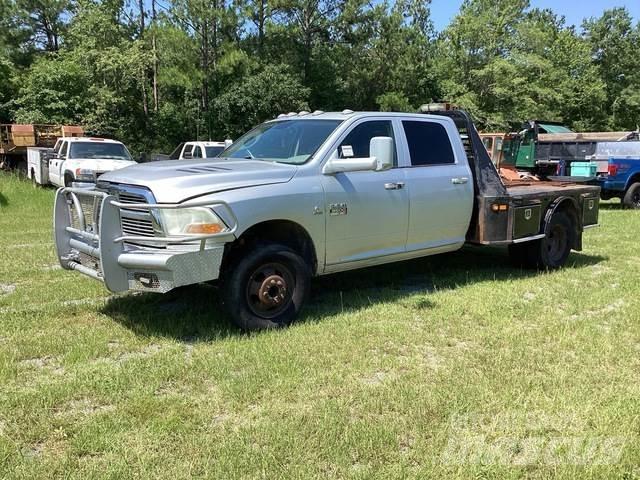 RAM 3500 Tovornjaki s kesonom/platojem