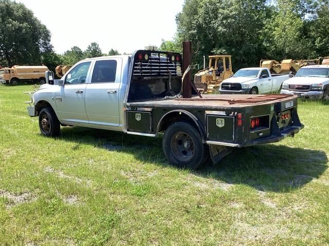 RAM 3500 Tovornjaki s kesonom/platojem