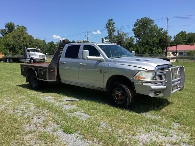 RAM 3500 Tovornjaki s kesonom/platojem