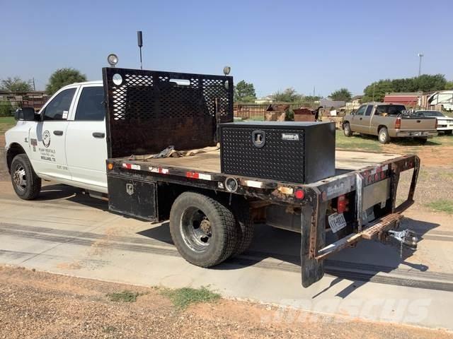 RAM 3500 Tovornjaki s kesonom/platojem