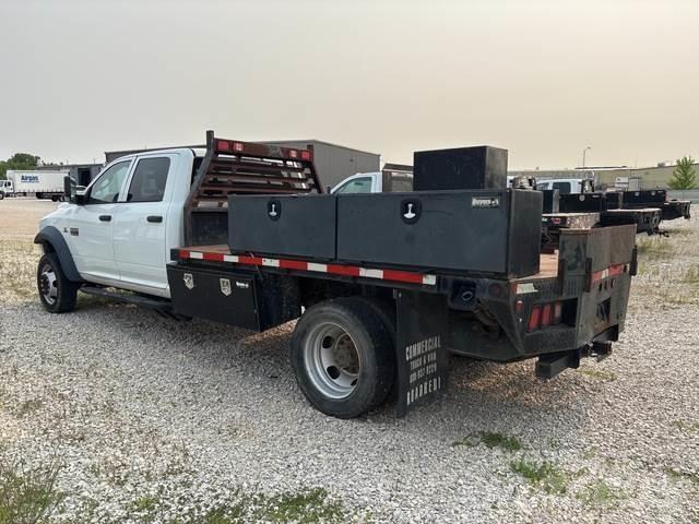 RAM 5500 Tovornjaki s kesonom/platojem