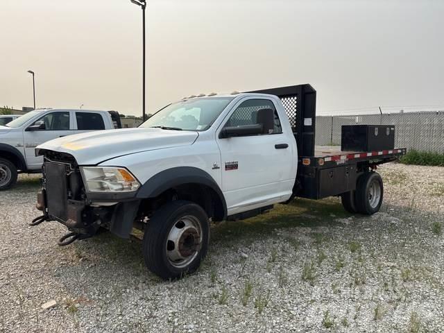 RAM 5500 Tovornjaki s kesonom/platojem