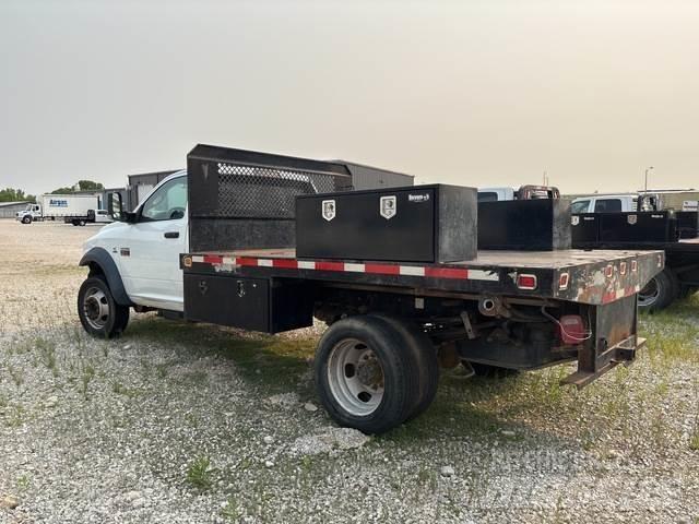 RAM 5500 Tovornjaki s kesonom/platojem