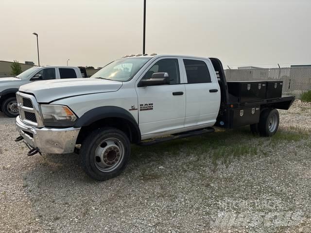 RAM 5500 Tovornjaki s kesonom/platojem