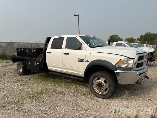 RAM 5500 Tovornjaki s kesonom/platojem