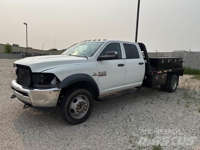 RAM 5500 Tovornjaki s kesonom/platojem