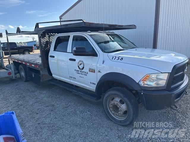 RAM 5500 Tovornjaki s kesonom/platojem