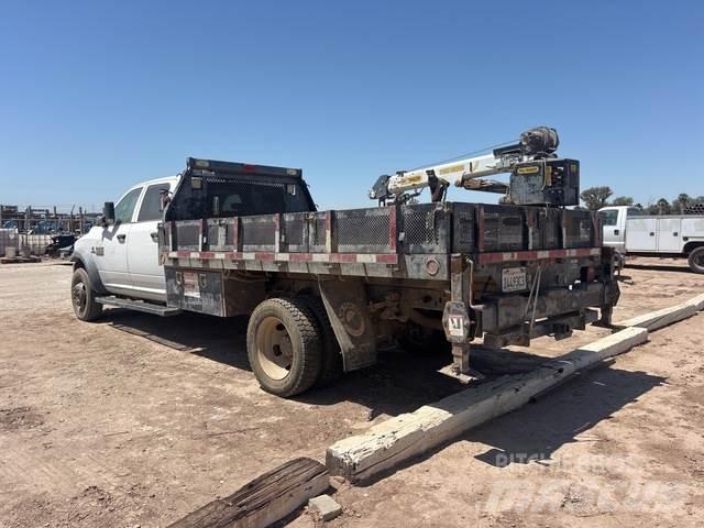 RAM 5500HD Tovornjaki s kesonom/platojem