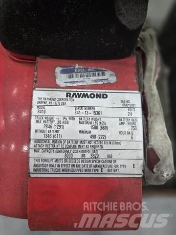 Raymond 8410 Ročni paletnik