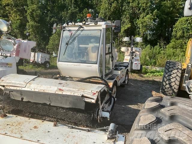 Roadtec FB100E Stroji za notranje pometanje