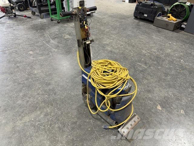  Sinclair Stroji za ribanje in pomivanj tal