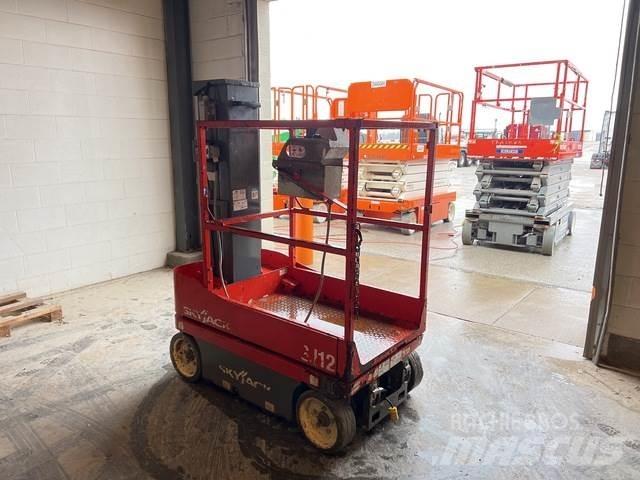 SkyJack SJ12 Vertikalna dvigala
