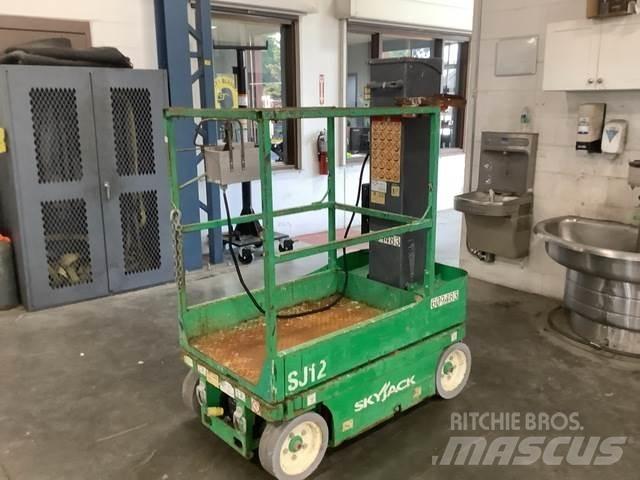 SkyJack SJ12 Vertikalna dvigala