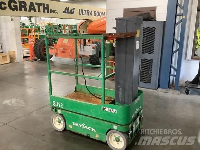 SkyJack SJ12 Vertikalna dvigala