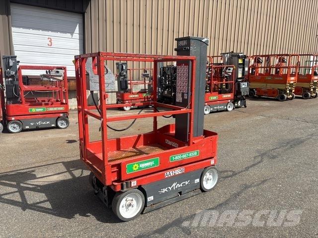 SkyJack SJ12 Vertikalna dvigala