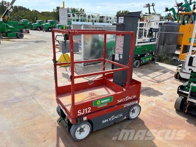 SkyJack SJ12 Vertikalna dvigala