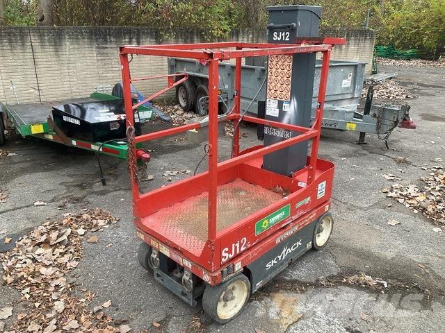 SkyJack SJ12 Vertikalna dvigala