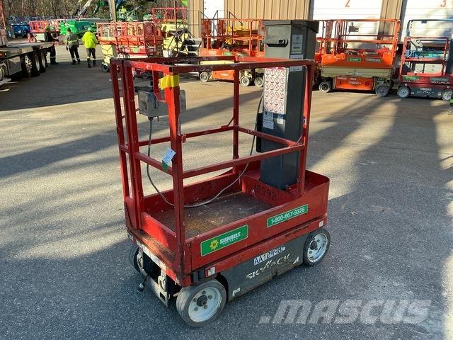 SkyJack SJ12 Vertikalna dvigala