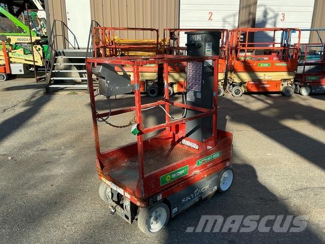 SkyJack SJ12 Vertikalna dvigala