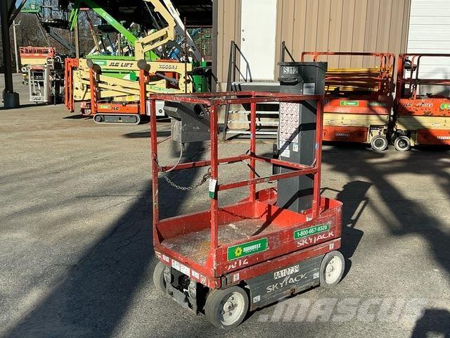 SkyJack SJ12 Vertikalna dvigala