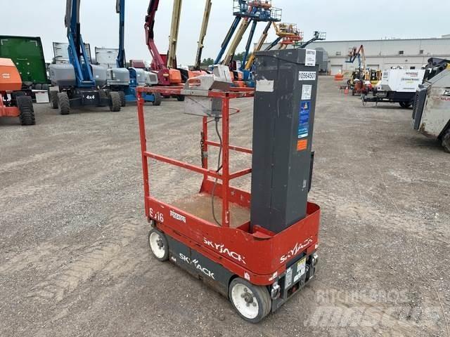 SkyJack SJ16 Vertikalna dvigala
