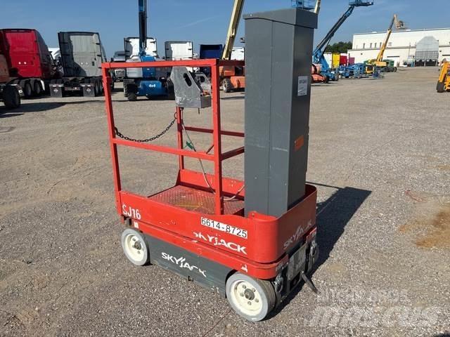 SkyJack SJ16 Vertikalna dvigala
