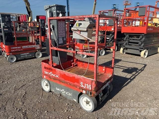SkyJack SJ16 Vertikalna dvigala