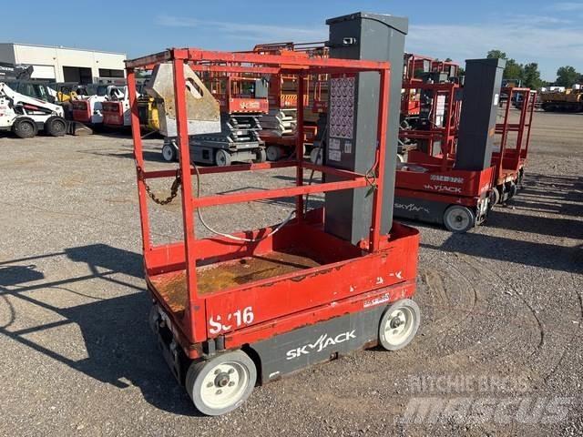 SkyJack SJ16 Vertikalna dvigala