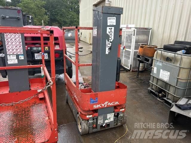 SkyJack SJ16 Vertikalna dvigala