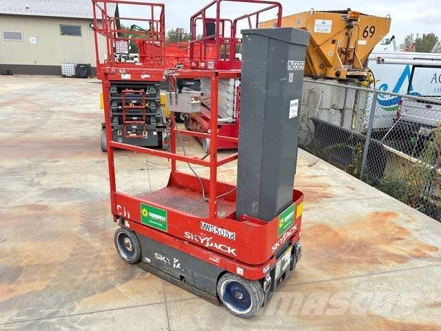SkyJack SJ16 Vertikalna dvigala