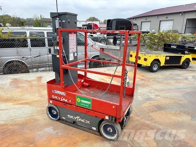 SkyJack SJ16 Vertikalna dvigala