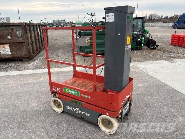 SkyJack SJ16 Vertikalna dvigala