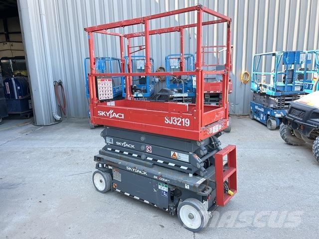 SkyJack SJ3219 Škarjaste dvižne ploščadi