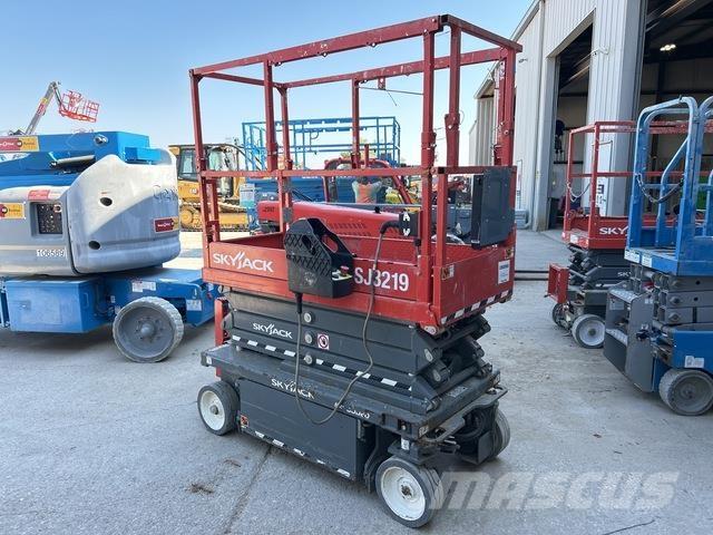 SkyJack SJ3219 Škarjaste dvižne ploščadi
