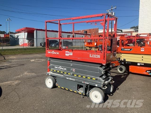 SkyJack SJ3226 Škarjaste dvižne ploščadi