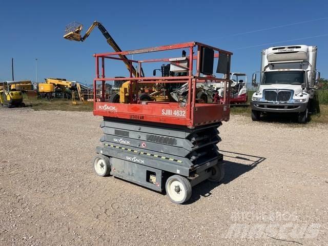SkyJack SJ4632 Škarjaste dvižne ploščadi