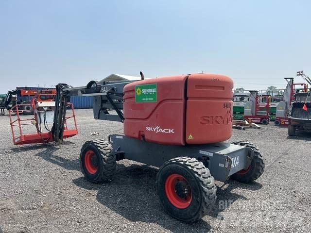 SkyJack SJ46AJ Zglobne dvižne ploščadi