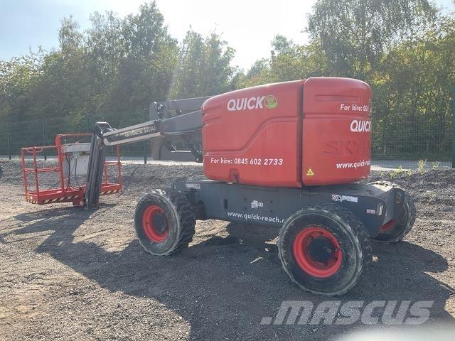 SkyJack SJ51AJ Zglobne dvižne ploščadi