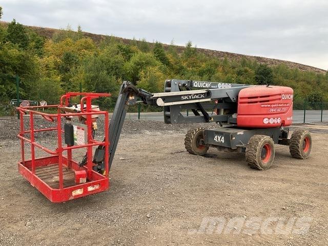 SkyJack SJ51AJ Zglobne dvižne ploščadi