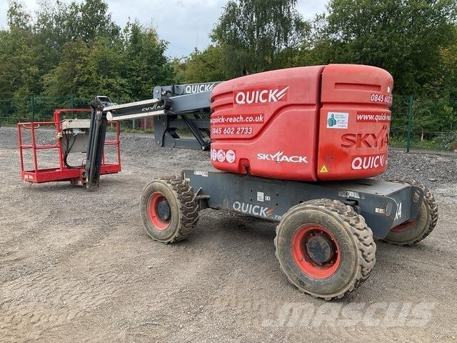 SkyJack SJ51AJ Zglobne dvižne ploščadi