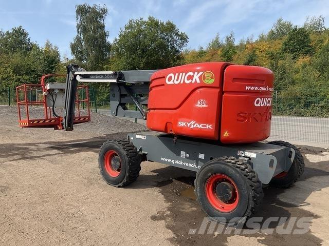 SkyJack SJ51AJ Zglobne dvižne ploščadi