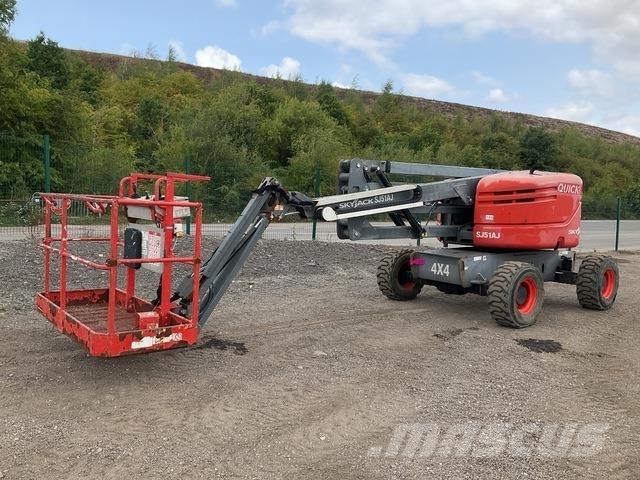 SkyJack SJ51AJ Zglobne dvižne ploščadi