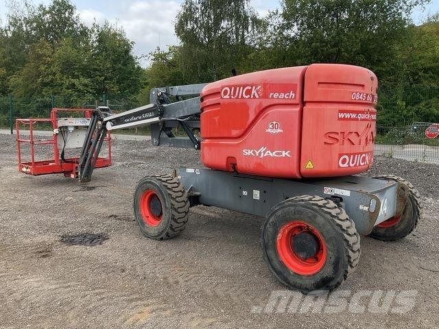 SkyJack SJ51AJ Zglobne dvižne ploščadi
