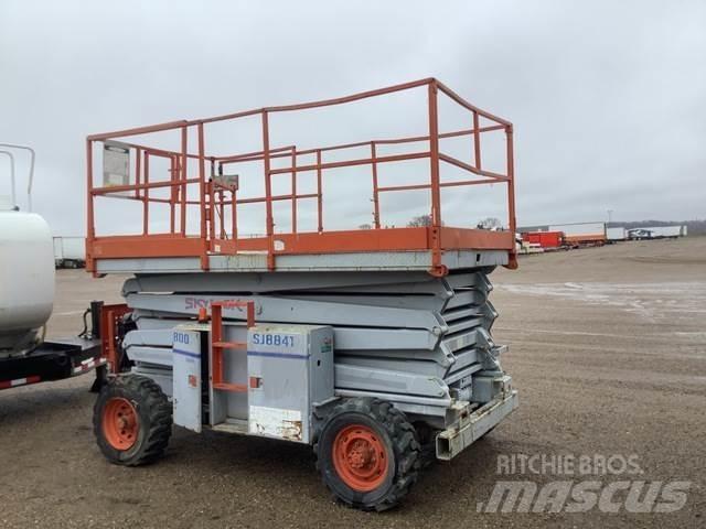 SkyJack SJ8841 Škarjaste dvižne ploščadi