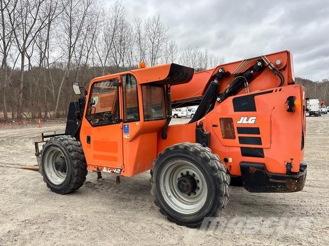 SkyTrak 8042 Teleskopski viličarji