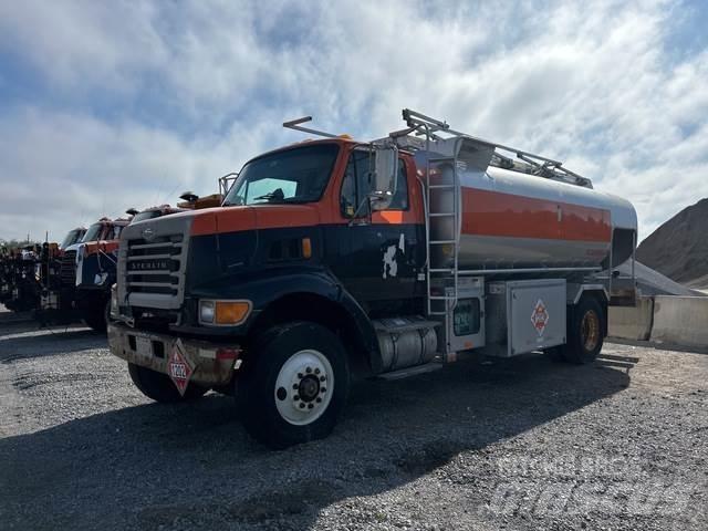 Sterling L7500 Tovornjaki cisterne