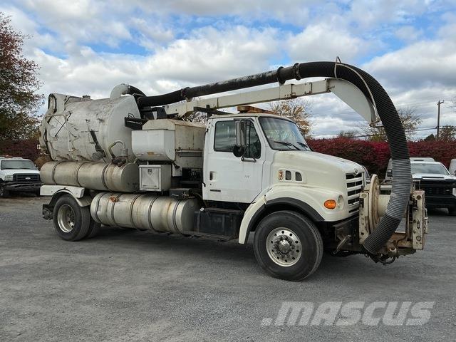 Sterling L7501 Vakuumski tovornjaki