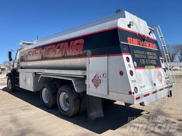 Sterling L9500 Tovornjaki cisterne